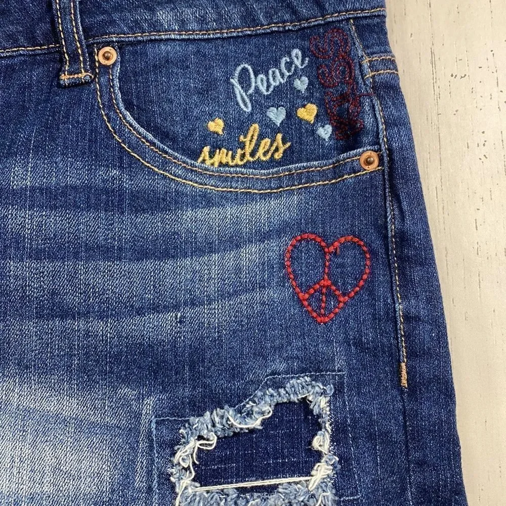 Vanilla Star Womens Embroidered Cuffed Distressed Mid Rise Jean Denim Shorts